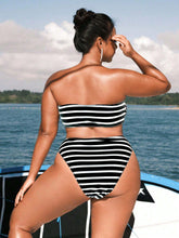 Biquíni Plus Size Listrado Flor 3D Pietra