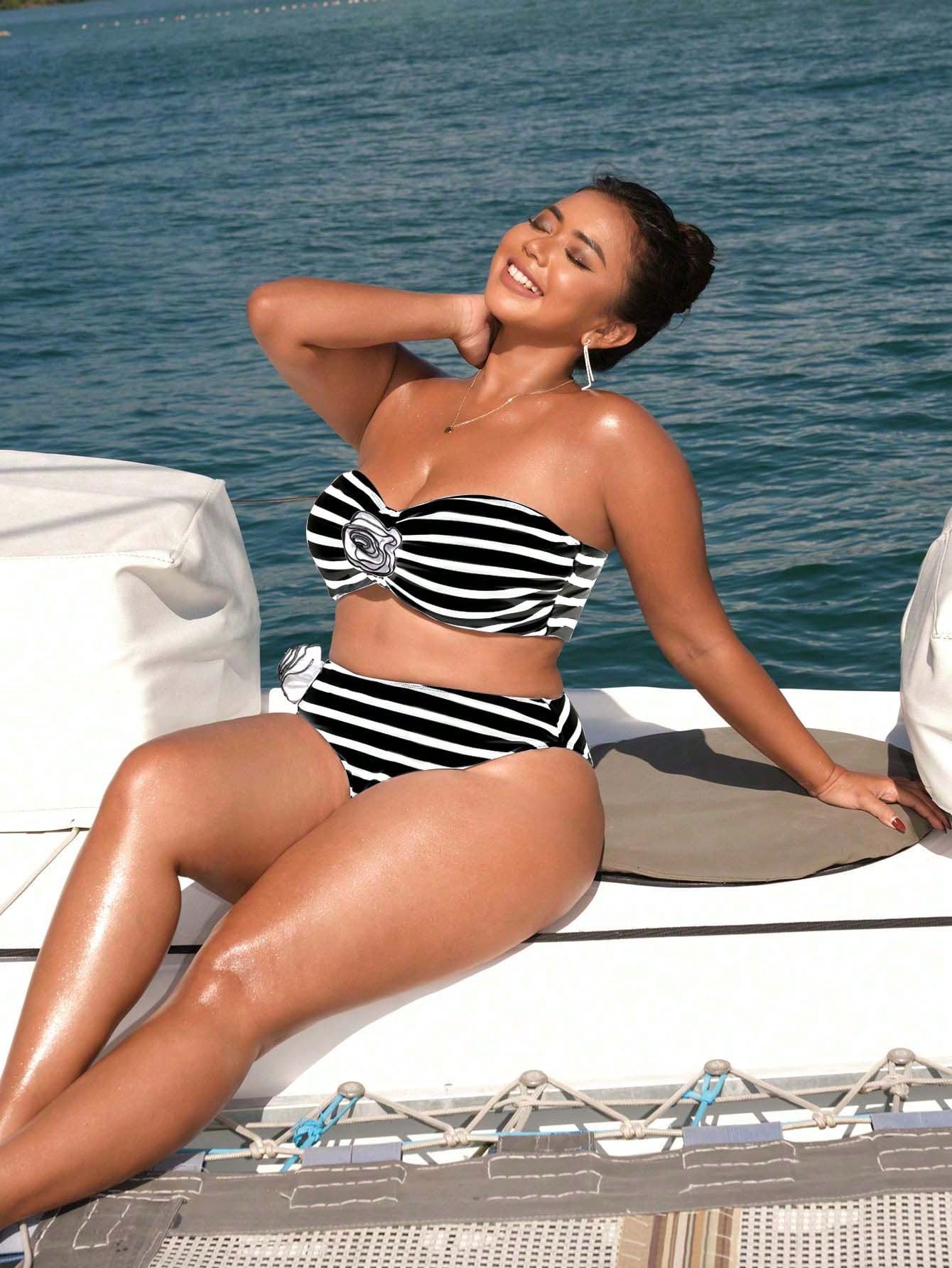 Biquíni Plus Size Listrado Flor 3D Pietra