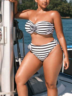 Biquíni Plus Size Listrado Flor 3D Pietra