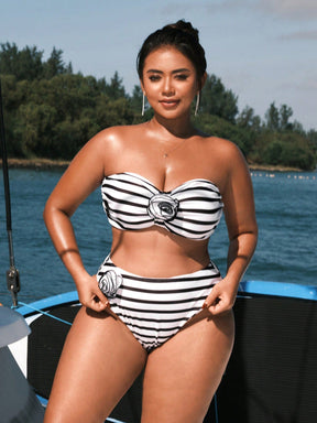 Biquíni Plus Size Listrado Flor 3D Pietra